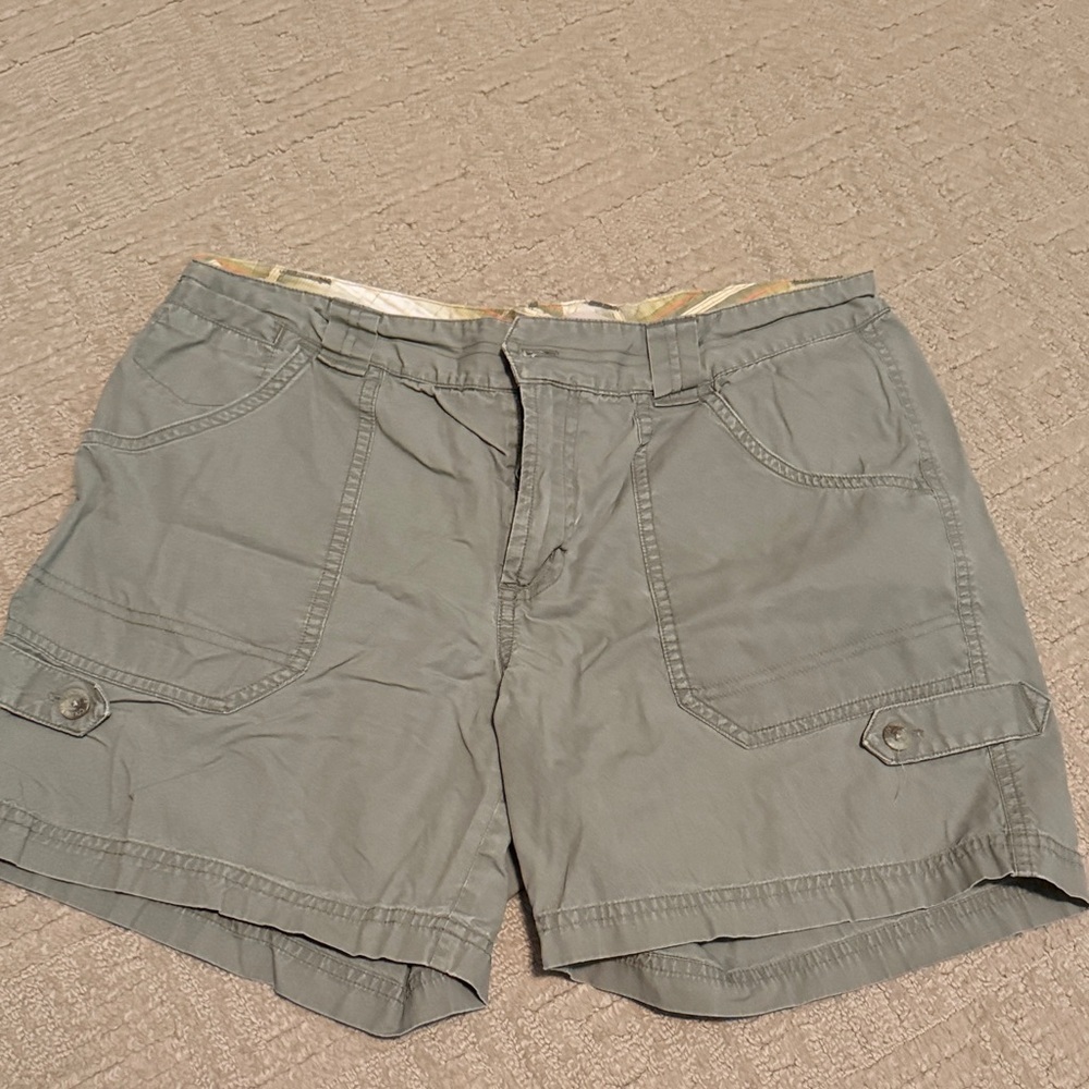 Columbia Women's Green Shorts